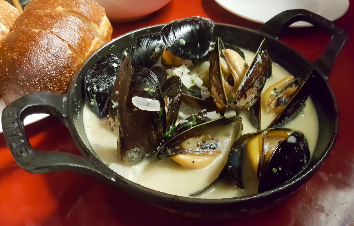 Linh Cafe mussels in white sauce
